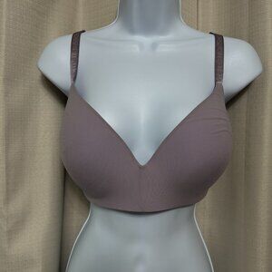 Victoria's Secret The T-Shirt Lightly Lined Wireless Bra Size 38D Foam Padded